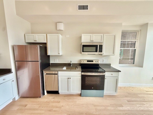 204 Hanover Street, Unit 2F Boston, MA 02113 - Photo 5 of 14 Gallery Image 5