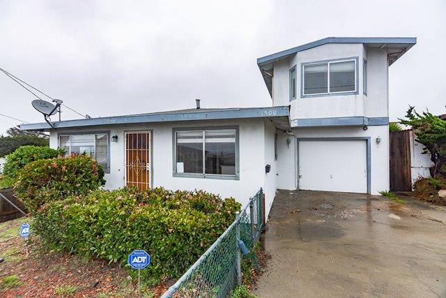 1500 Soto Street Seaside, CA 93955 - Photo 4 of 30 a front view of a house with a yard