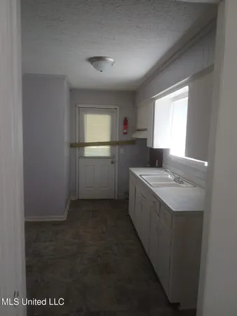 $67,900 | 2858 Queensroad Avenue, Jackson, MS 39213