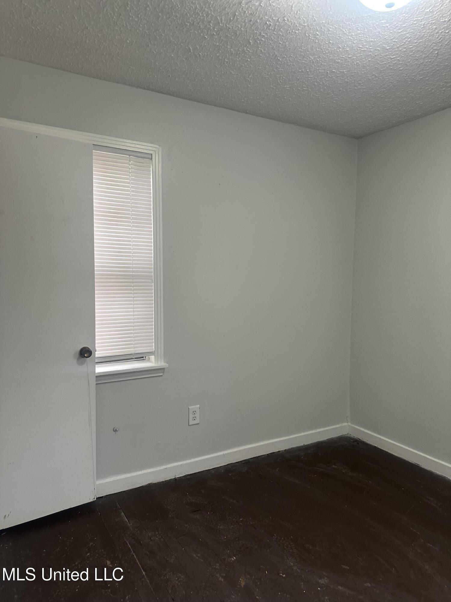 2858 Queensroad Avenue Jackson, MS 39213 - Photo 7 of 12 IMG_7422