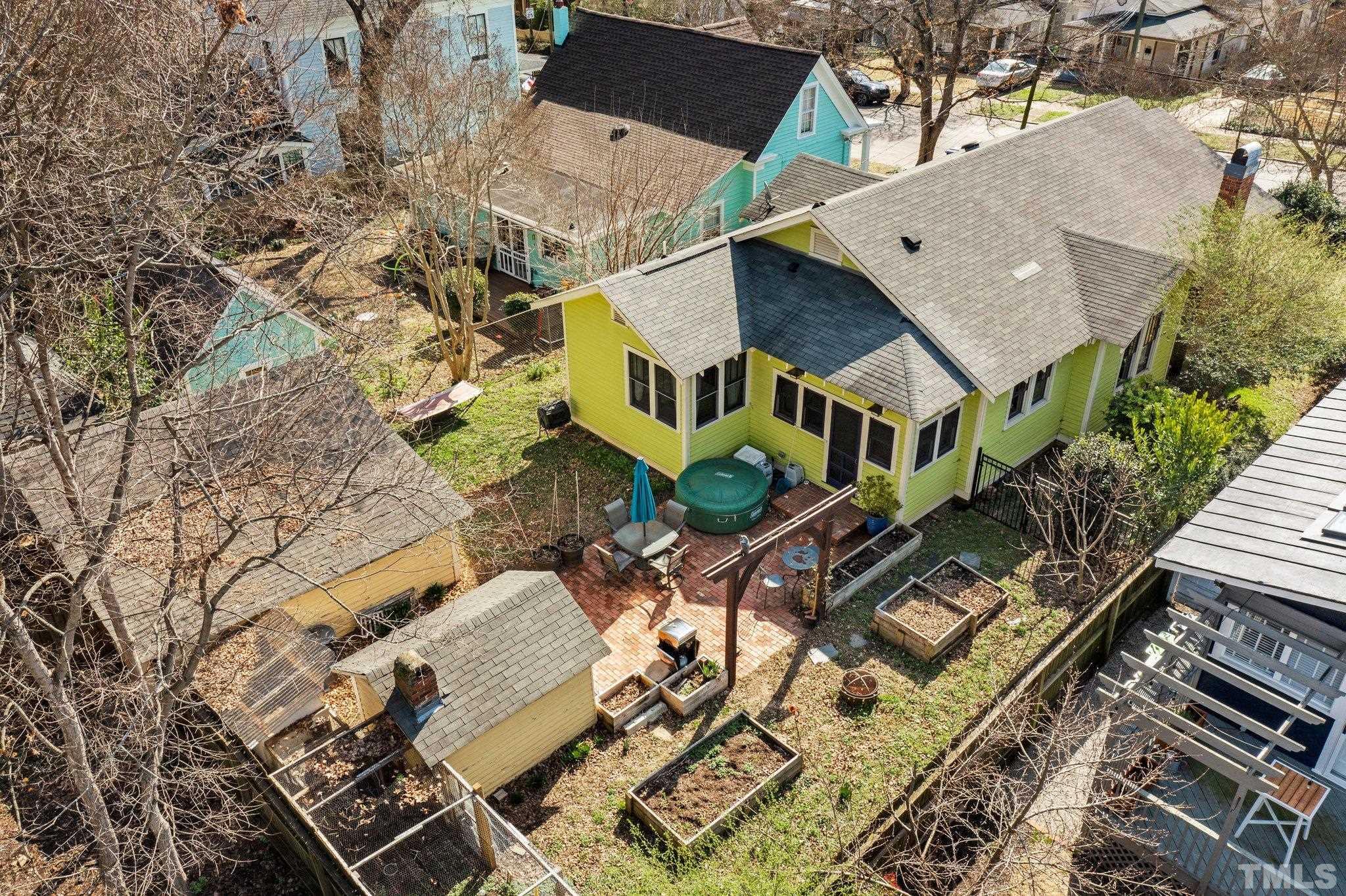 543 East Jones Street Raleigh, NC 27601 - Photo 28 of 31 an aerial view of a house with a yard
