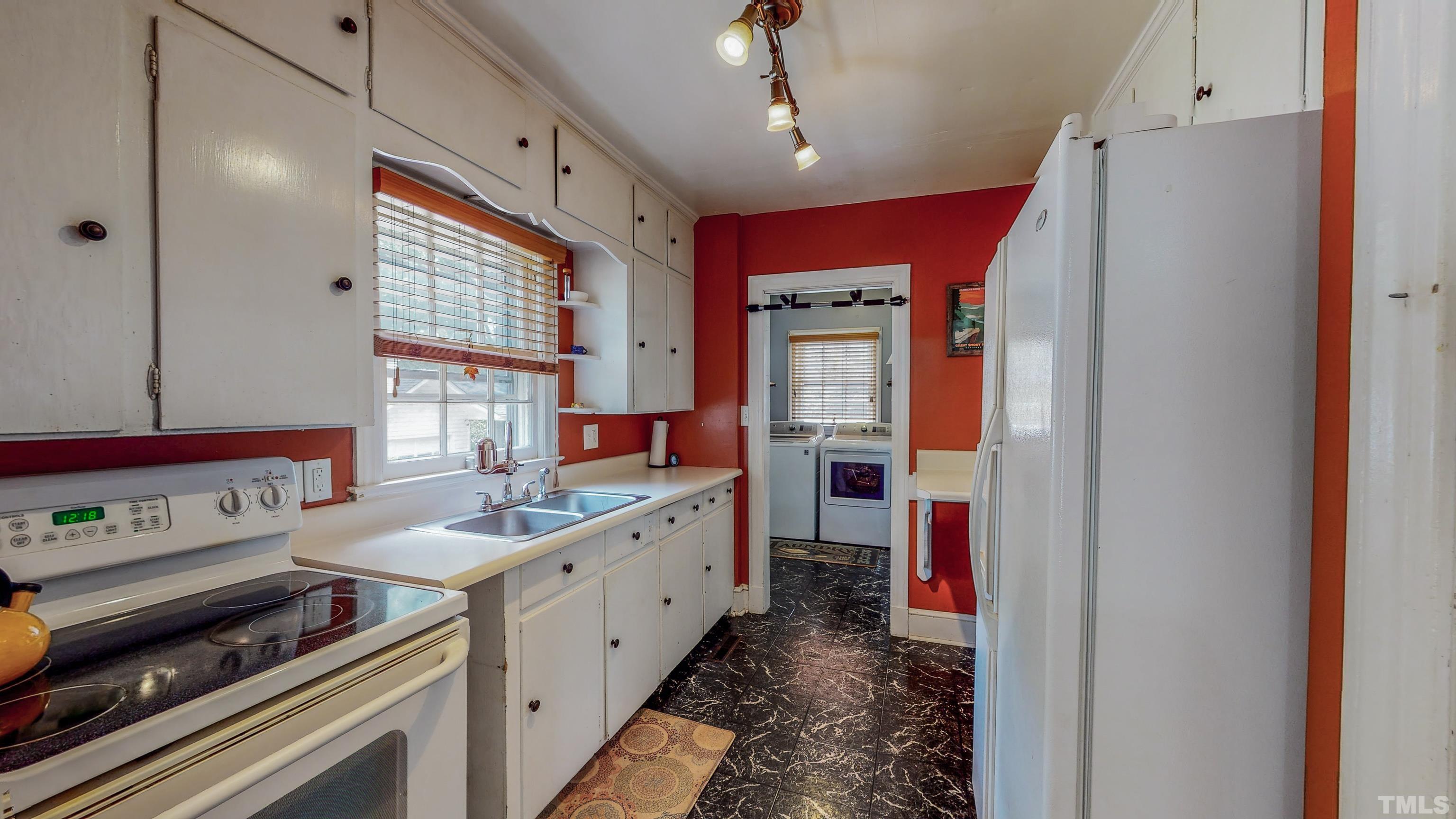 500 Gordon Street Roxboro, NC 27573 - Photo 5 of 70