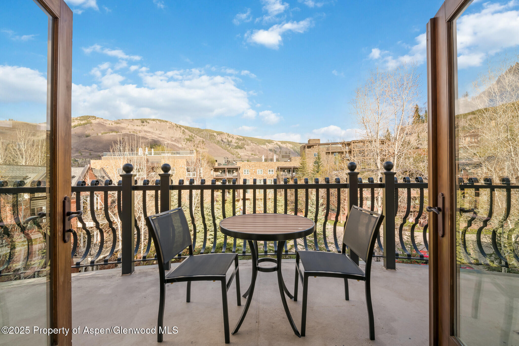 415 East Dean St Unit 49 Week 33 Aspen, CO 81611 - Photo 11 of 29 49BDeckSittingArea