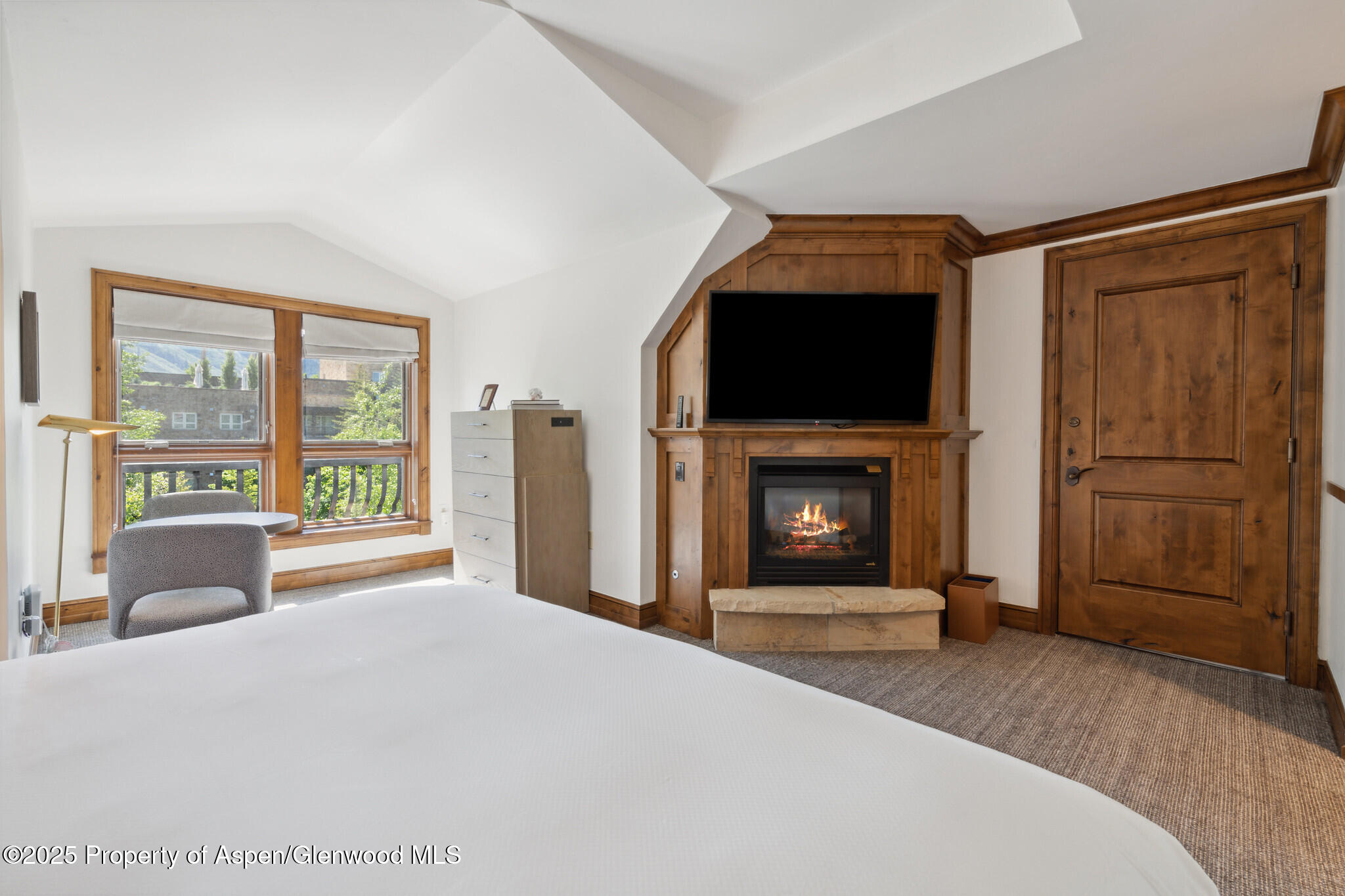 415 East Dean St Unit 49 Week 33 Aspen, CO 81611 - Photo 19 of 29 49ABedroom