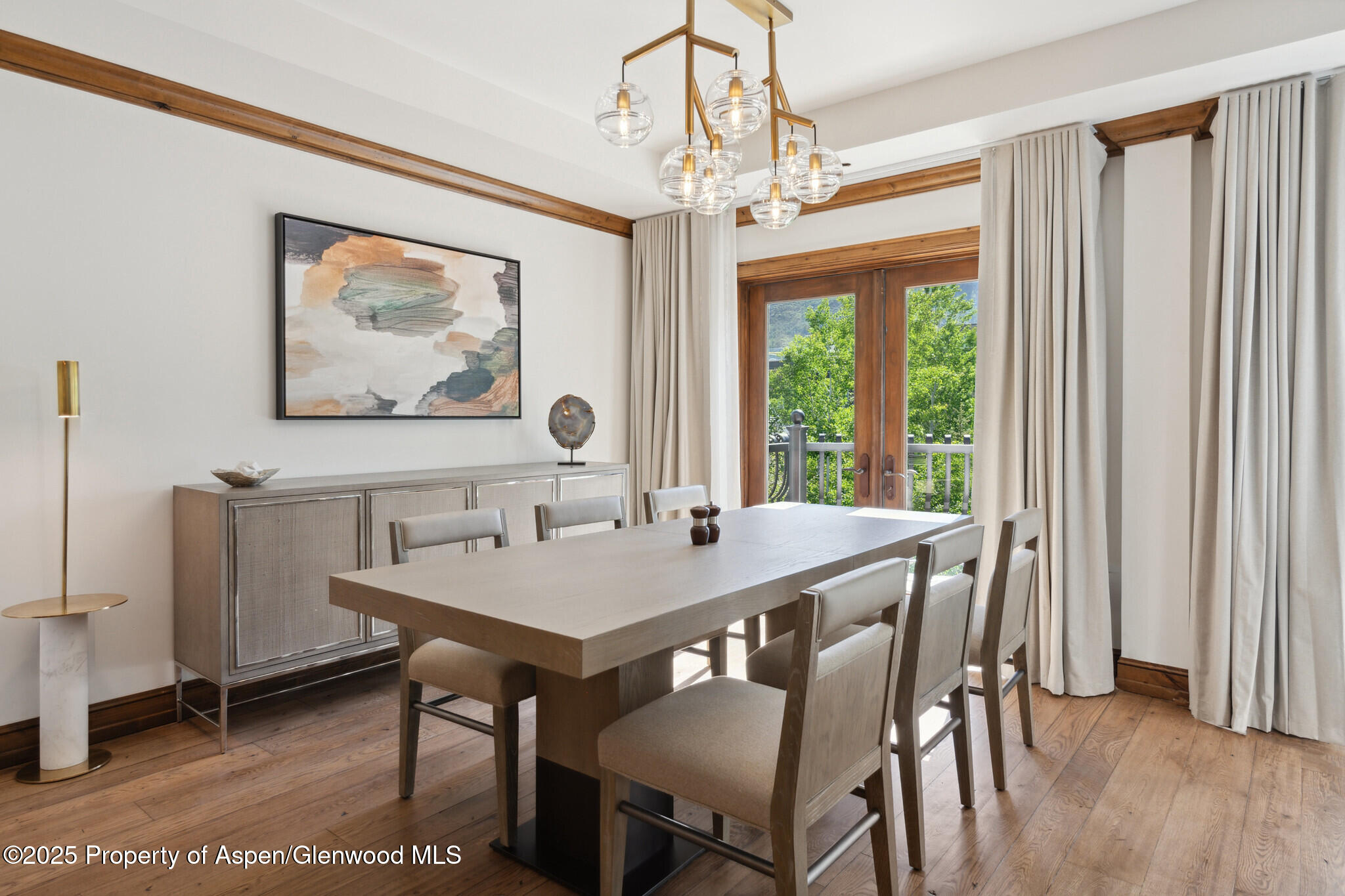 415 East Dean St Unit 49 Week 33 Aspen, CO 81611 - Photo 7 of 29 49BDiningRoom