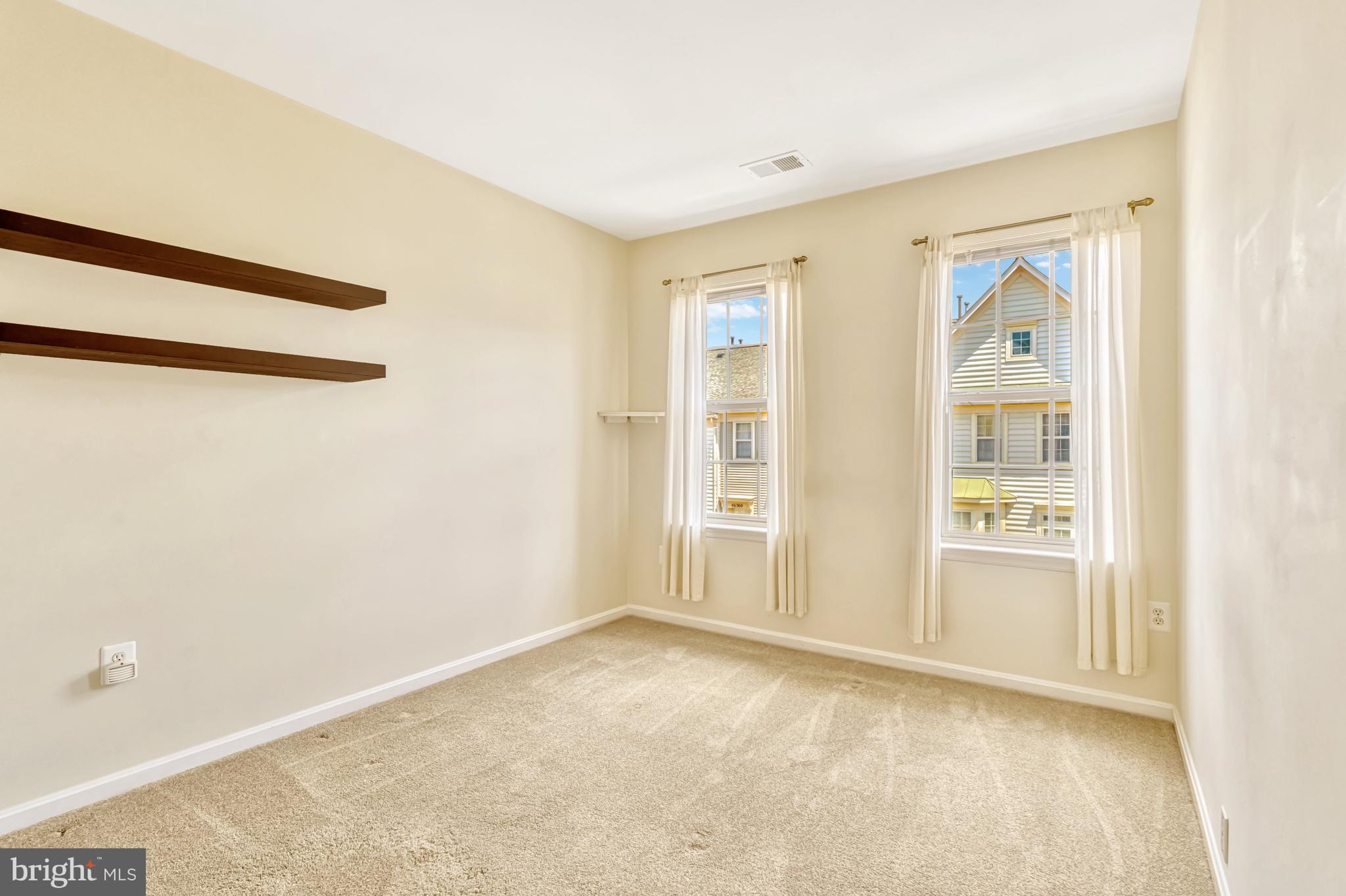 46383 Pryor Square, Unit 76 Sterling, VA 20165 - Photo 20 of 32 2nd Bedroom