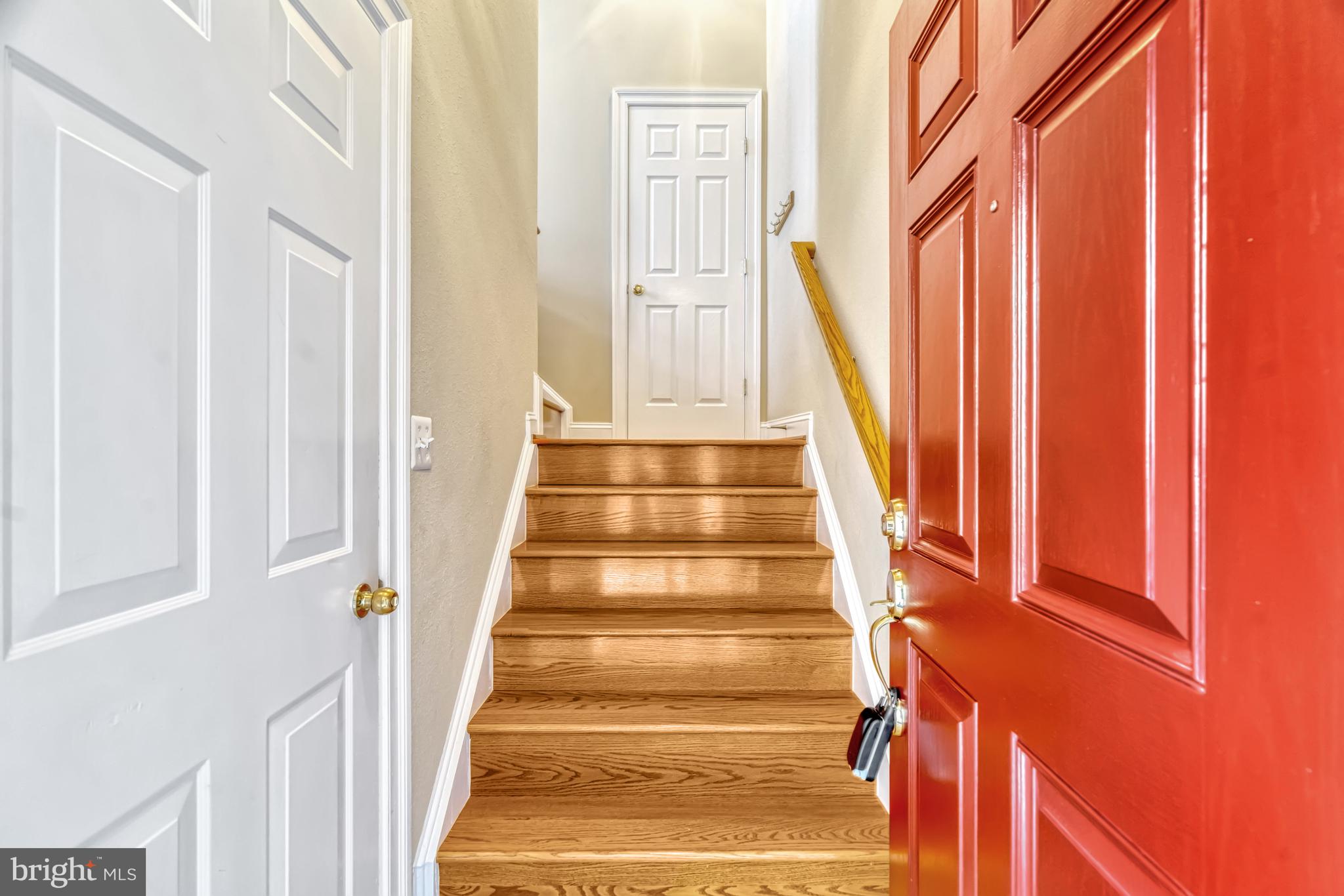 46383 Pryor Square, Unit 76 Sterling, VA 20165 - Photo 4 of 32 Entrance w/ Direct Access to the Garage