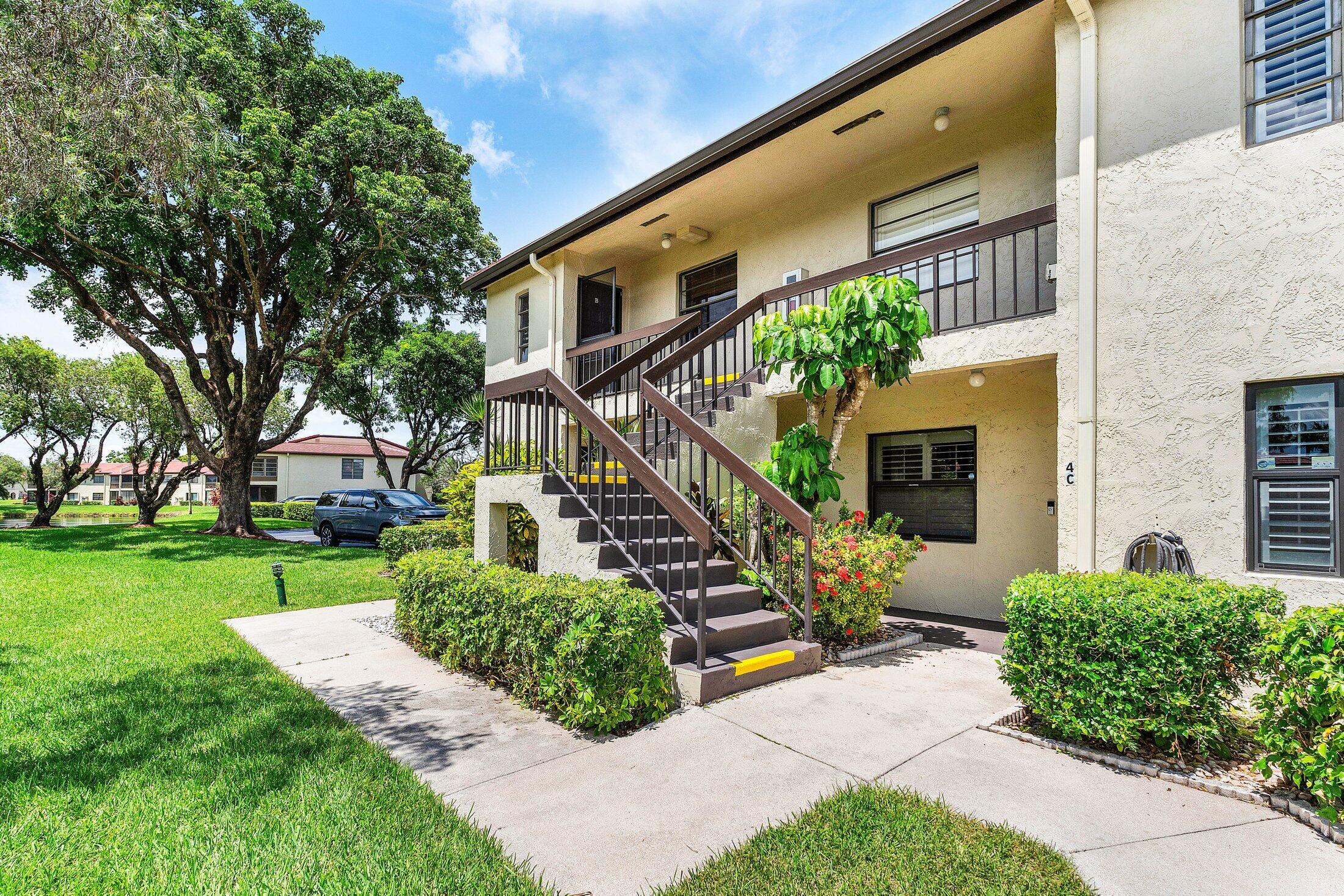 8315 Casa Del Lago, Unit 4D Boca Raton, FL 33433 - Photo 8 of 24 002-8315CasaDelLago-4D-BocaRaton-FL-3343