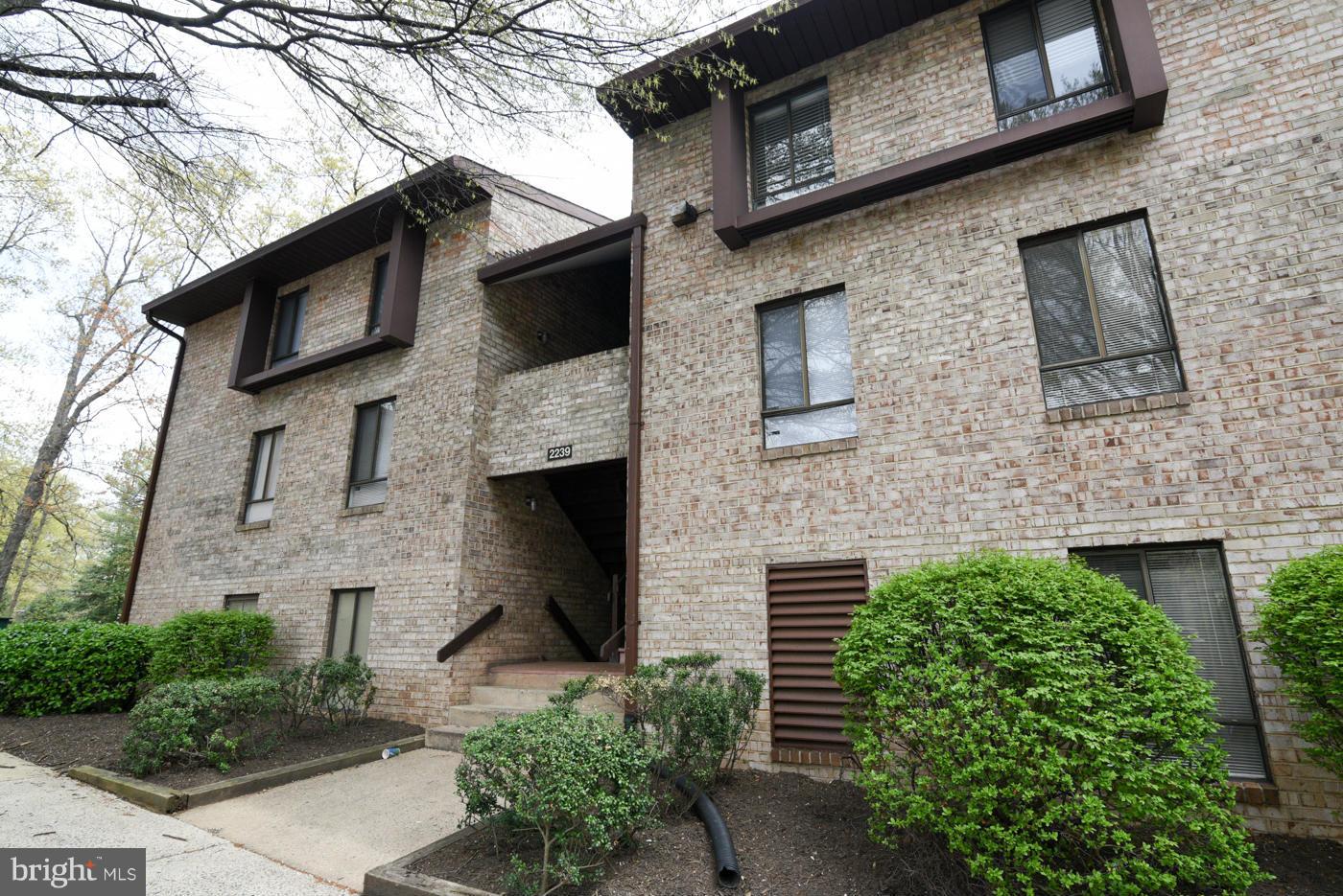 2239 Castle Rock Square, Unit 2B Reston, VA 20191 - Photo 1 of 25 Exterior (Front)