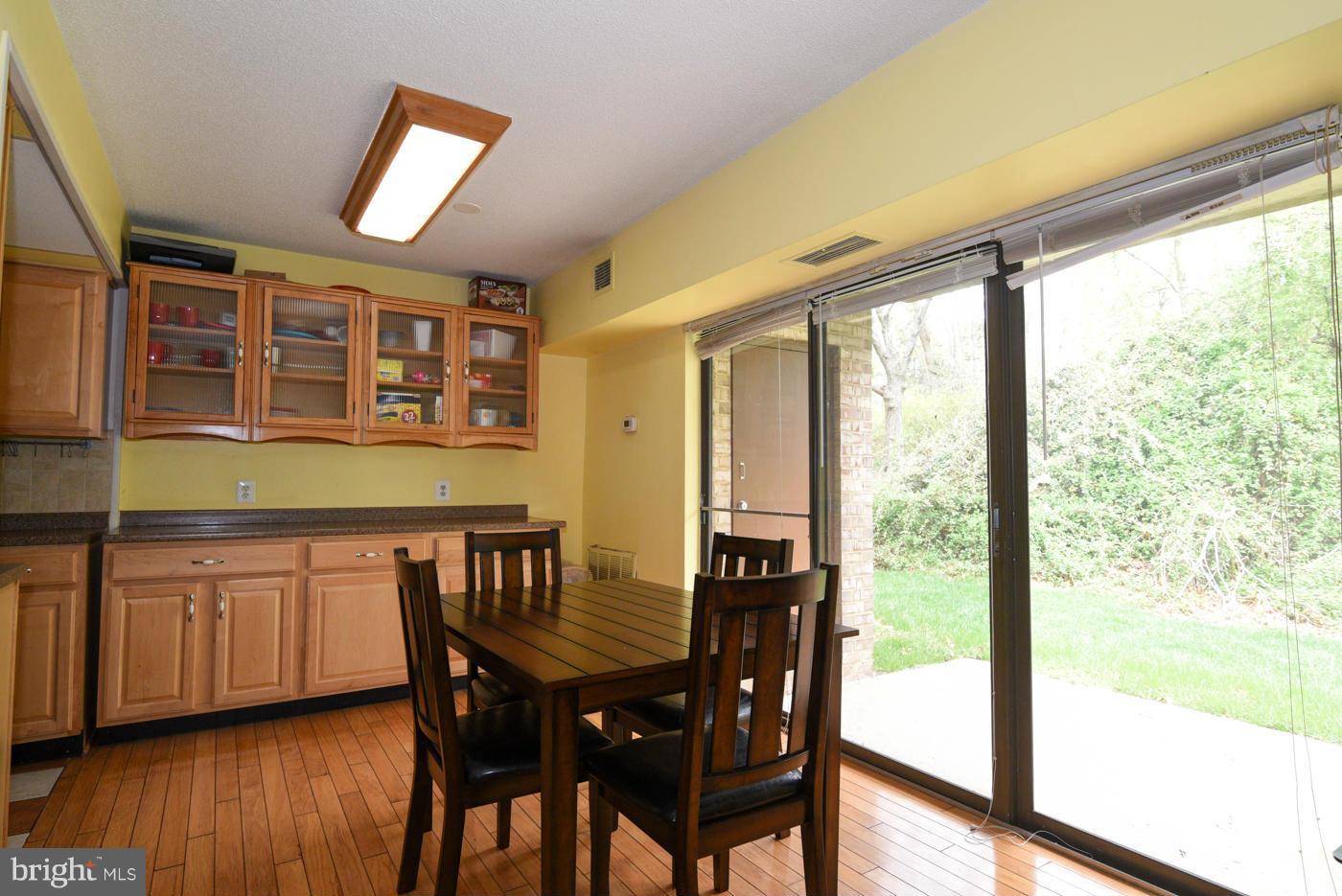 2239 Castle Rock Square, Unit 2B Reston, VA 20191 - Photo 4 of 25 Dining Room