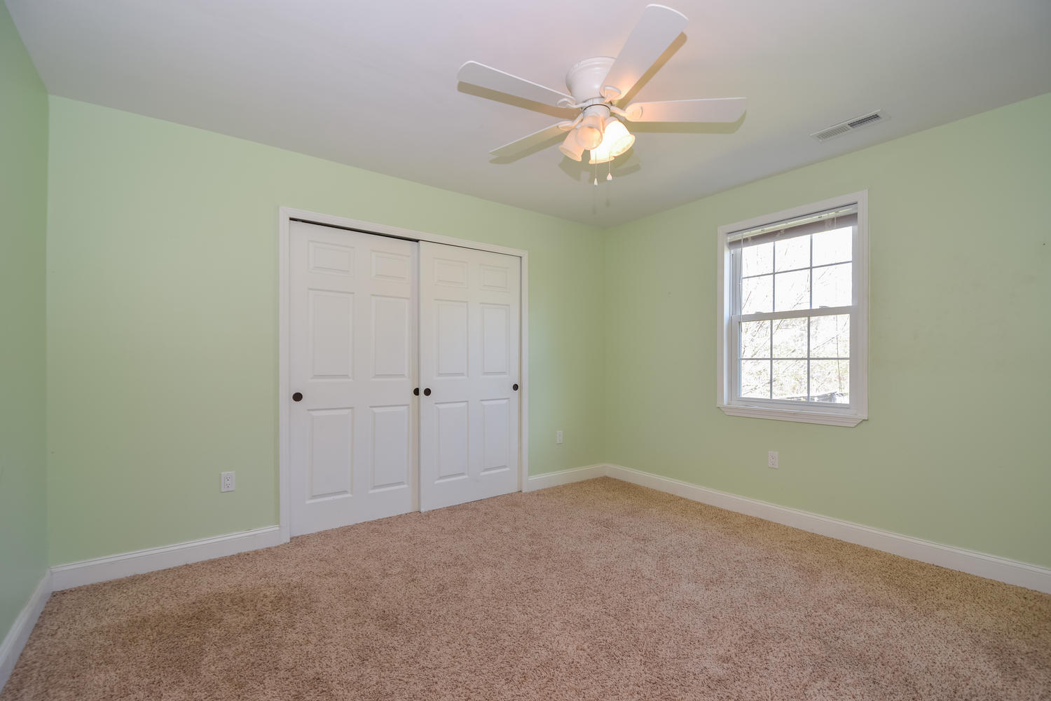 343 Ridge Road Troutville, VA 24175 - Photo 10 of 29 343 Ridge Rd Troutville VA-large-012-4-i