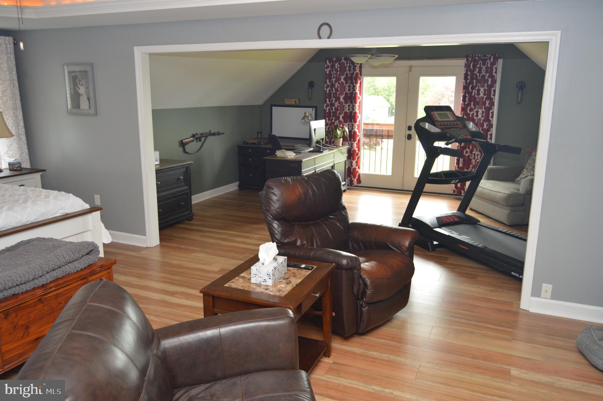 104 Meadow View Drive Reading, PA 19605 - Photo 22 of 67 Sittingb Room in Primary Bedroom
