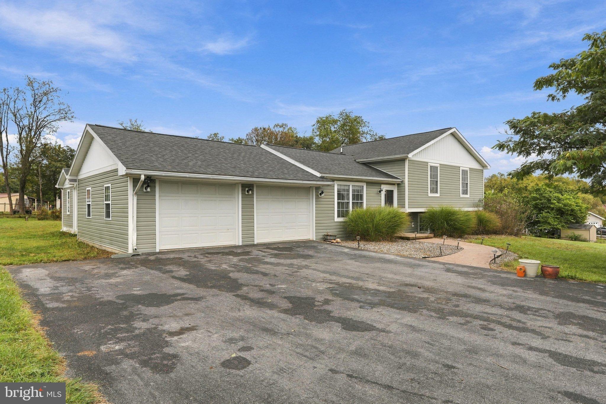 110 Left Street Falling Waters, WV 25419 - Photo 2 of 40 Gallery Image 2