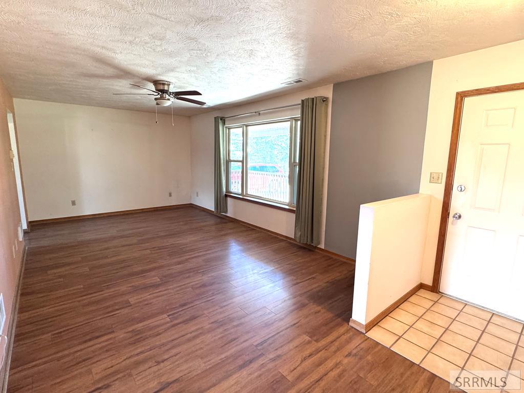 1391 Stoddard Road Shelley, ID 83274 - Photo 3 of 45 Living Room