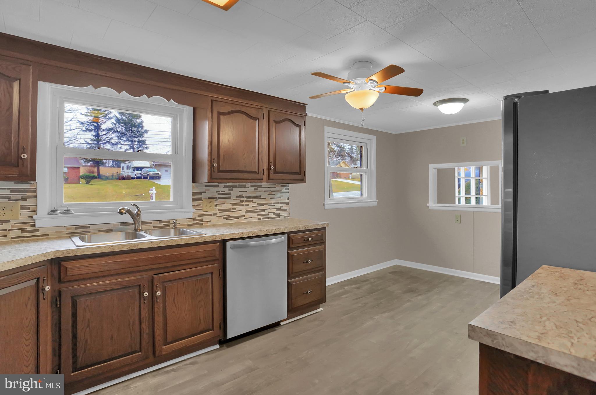 5845 York Road Spring Grove, PA 17362 - Photo 14 of 41