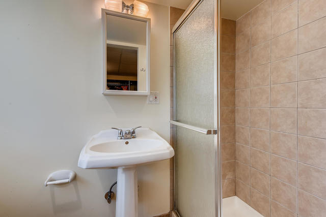 8515 Riverside Avenue Brookfield, IL 60513 - Photo 19 of 27