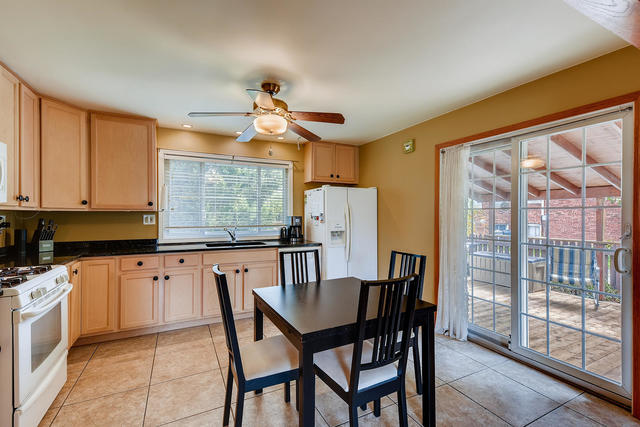 8515 Riverside Avenue Brookfield, IL 60513 - Photo 8 of 27