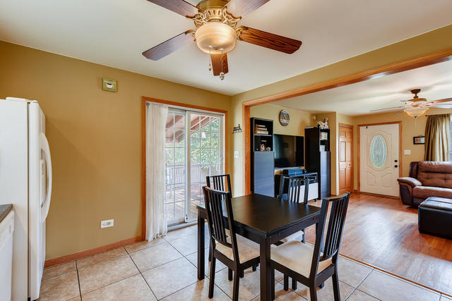8515 Riverside Avenue Brookfield, IL 60513 - Photo 9 of 27
