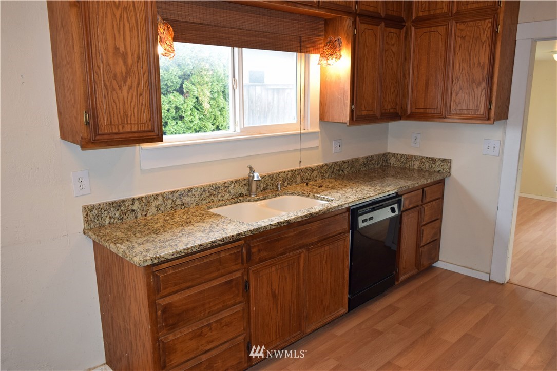 724 2nd Street Cosmopolis, WA 98537 - Photo 2 of 25 Gallery Image 2