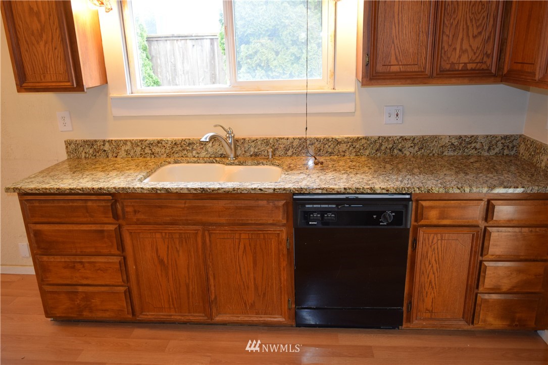 724 2nd Street Cosmopolis, WA 98537 - Photo 3 of 25 Gallery Image 3