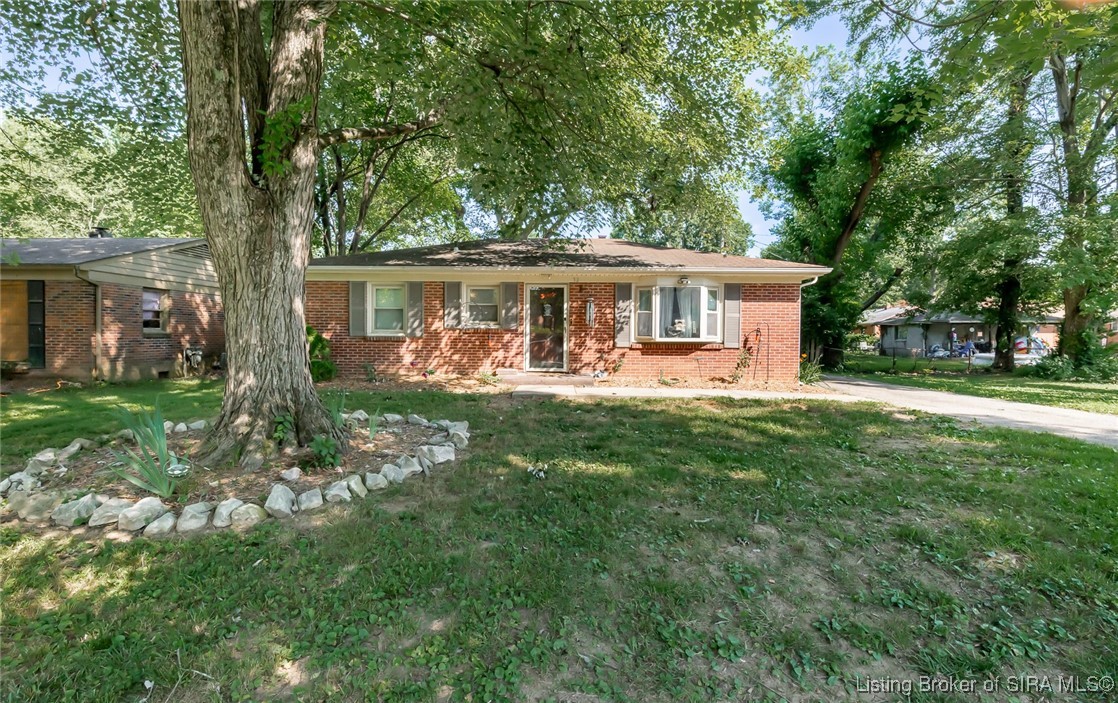 32 Beechwood Road Jeffersonville, IN 47130 - Photo 1 of 35 Gallery Image 1