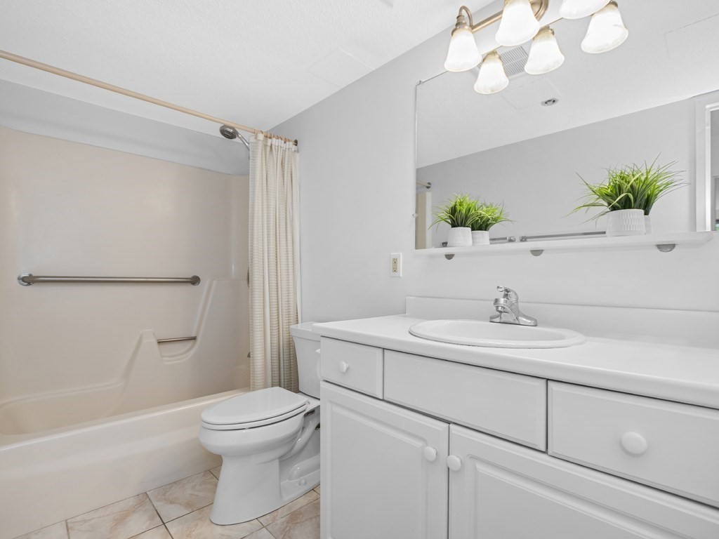 1731 Beacon Street, Unit 202 Brookline, MA 02445 - Photo 8 of 32