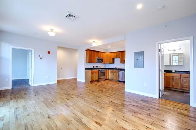 $2,650 | 400 Hope Street, Unit 3, Providence, RI 02906