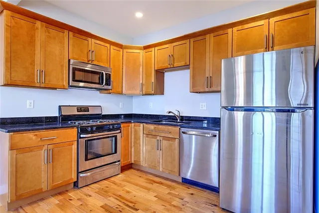 $2,650 | 400 Hope Street, Unit 3, Providence, RI 02906