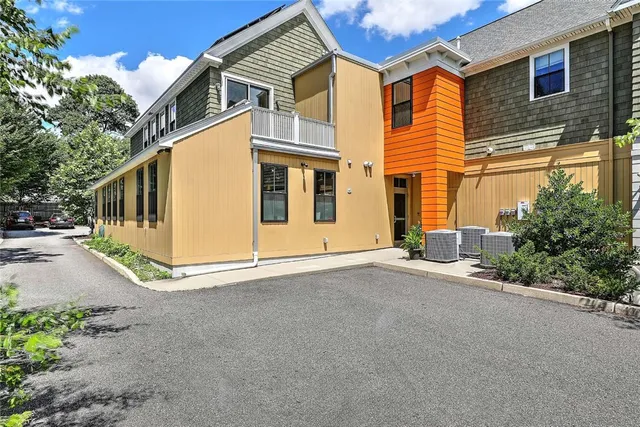 $2,650 | 400 Hope Street, Unit 3, Providence, RI 02906