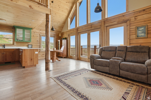 20 Q Puma Road Fairview, UT 84629 - Photo 4 of 27 Living room