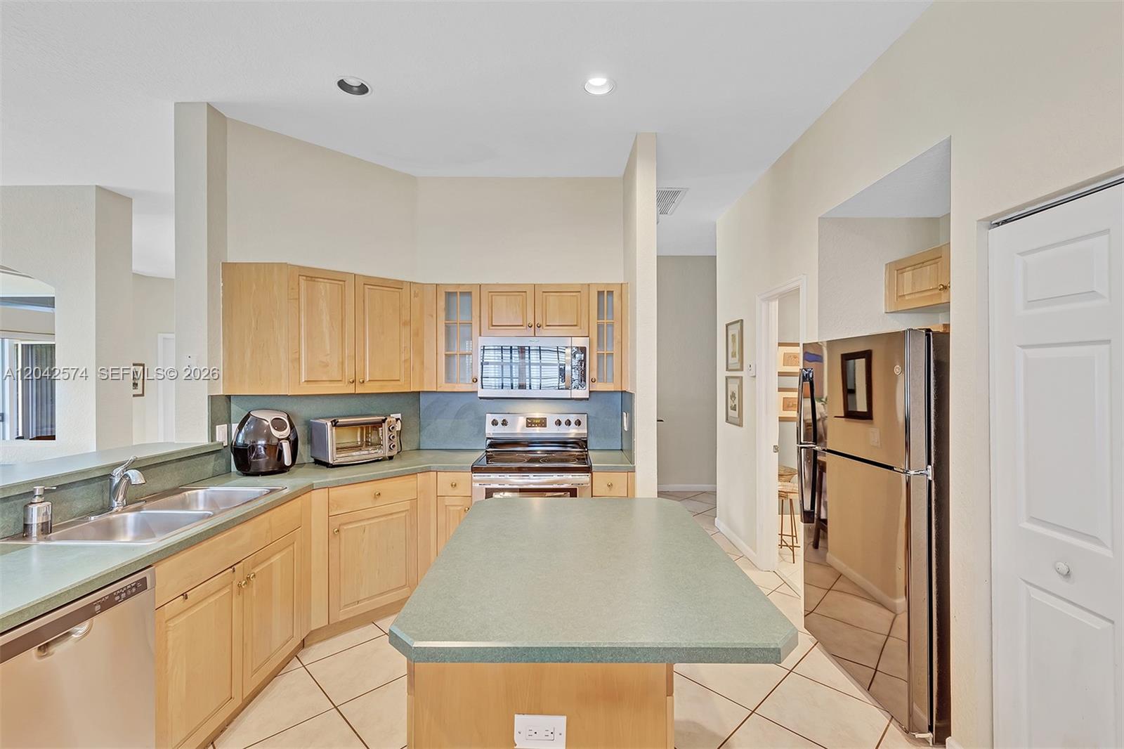 3711 Falcon Ridge Circle Weston, FL 33331 - Photo 23 of 66