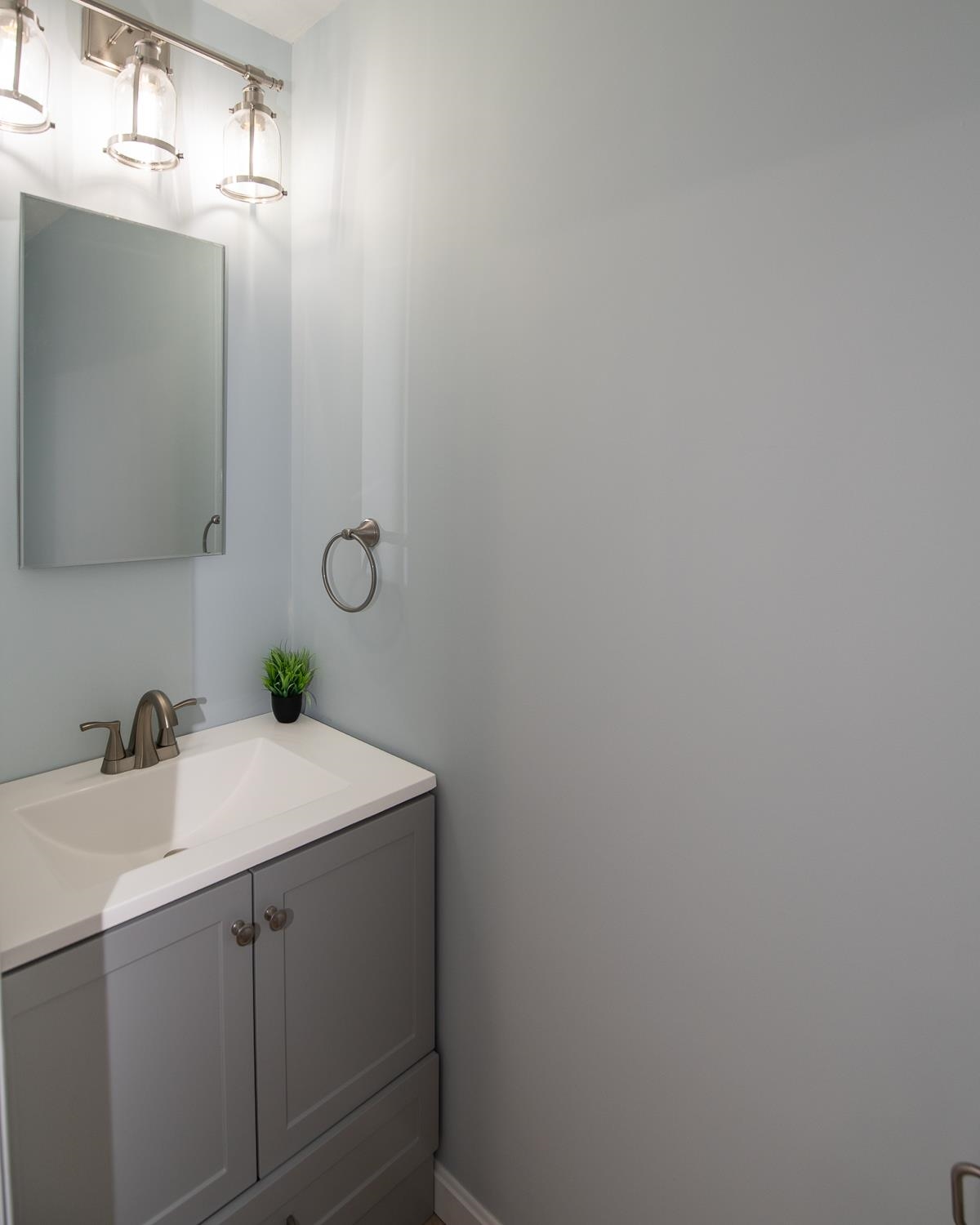 92 Bean Road, Unit 2 Fremont, NH 03044 - Photo 12 of 34 Gallery Image 12