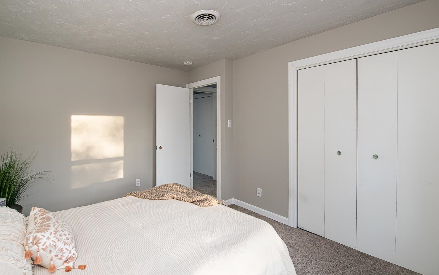 92 Bean Road, Unit 2 Fremont, NH 03044 - Photo 21 of 34 Gallery Image 21