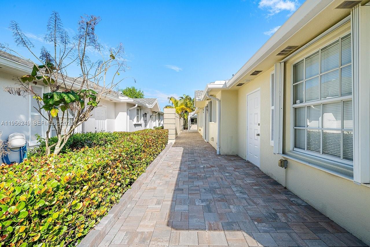 153 Brier Circle Jupiter, FL 33458 - Photo 14 of 61