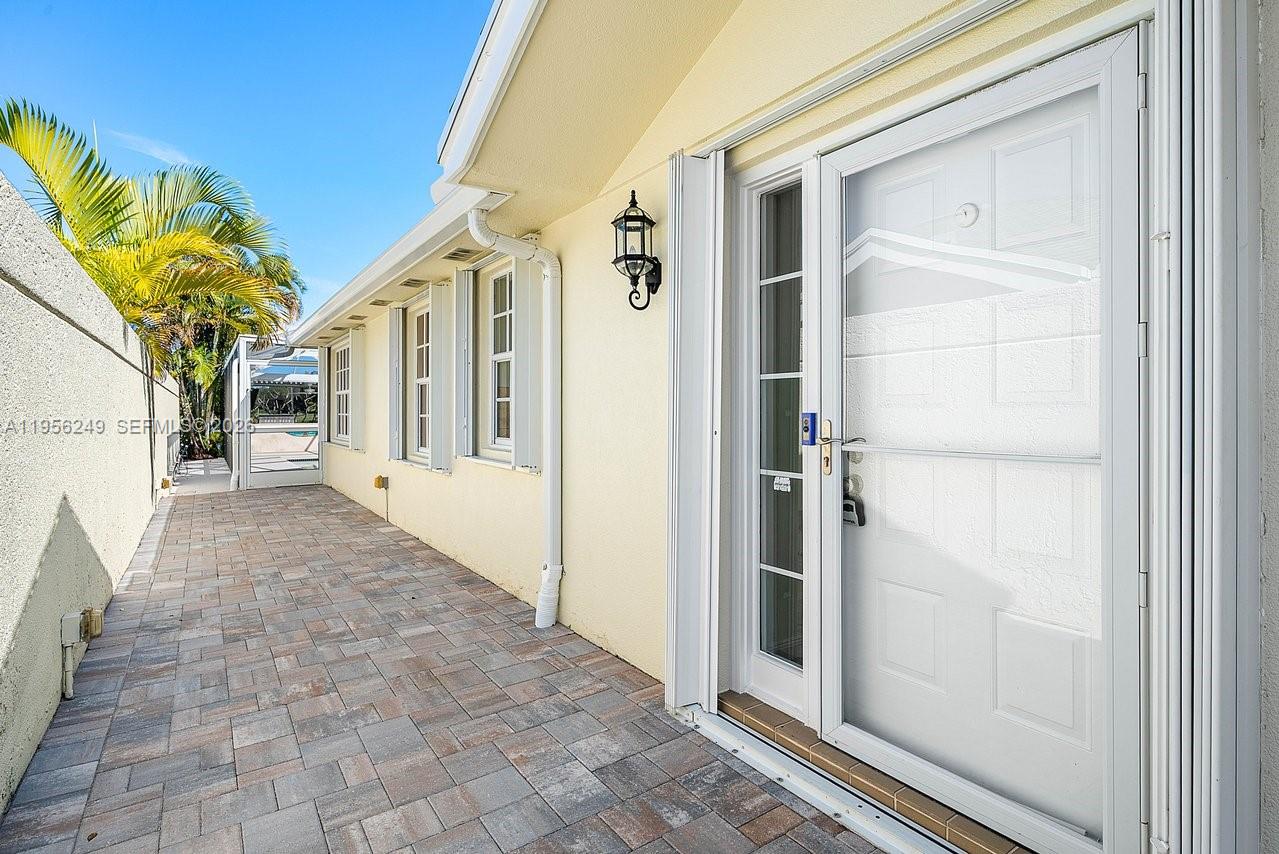 153 Brier Circle Jupiter, FL 33458 - Photo 15 of 61