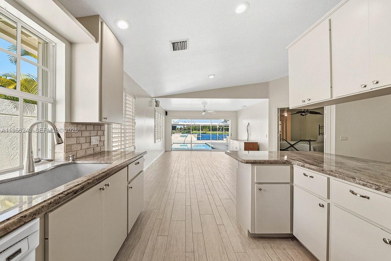 153 Brier Circle Jupiter, FL 33458 - Photo 21 of 61