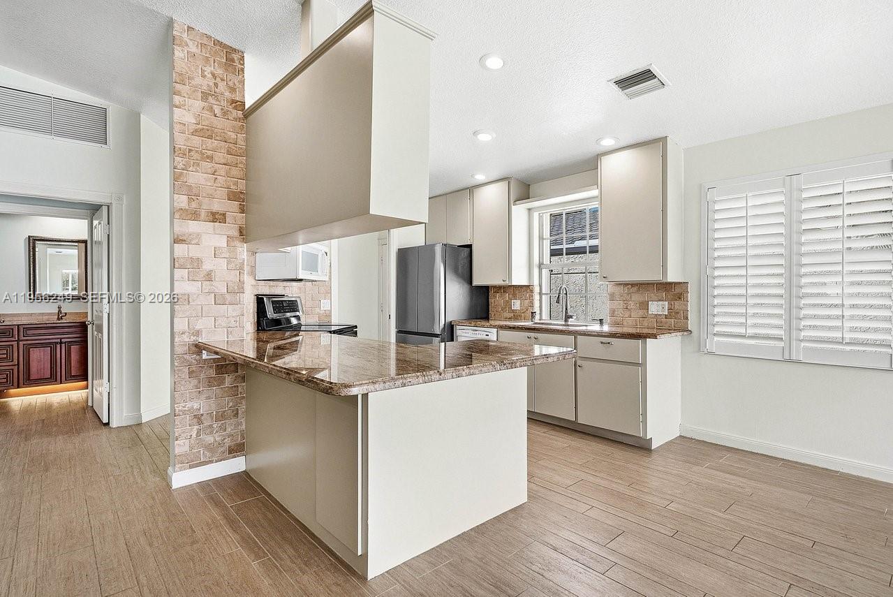 153 Brier Circle Jupiter, FL 33458 - Photo 22 of 61