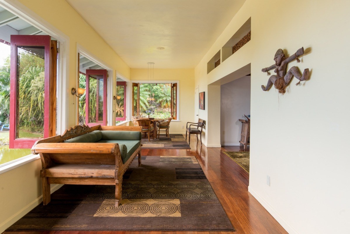 44-2325 Middle Road Honokaa, HI 96727 - Photo 12 of 28 a living room with furniture and a large window