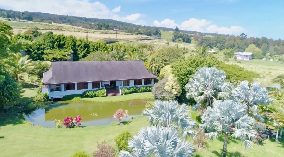 44-2325 Middle Road Honokaa, HI 96727 - Photo 2 of 28 a view of a house with a yard