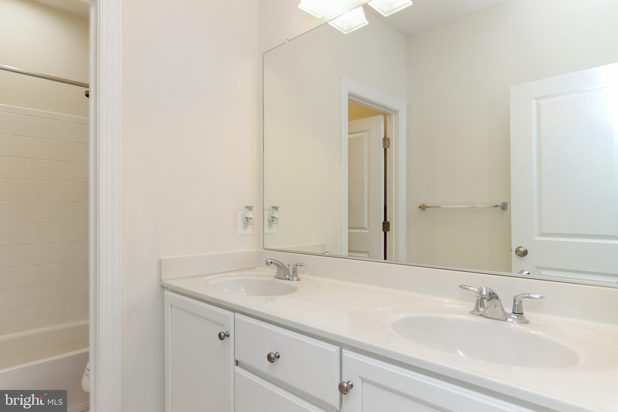 42031 Guardfish Way Brambleton, VA 20148 - Photo 33 of 52