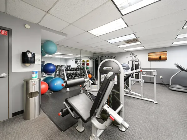 $159,900 | 6030 North Sheridan Road, Unit 505, Chicago, IL 60660