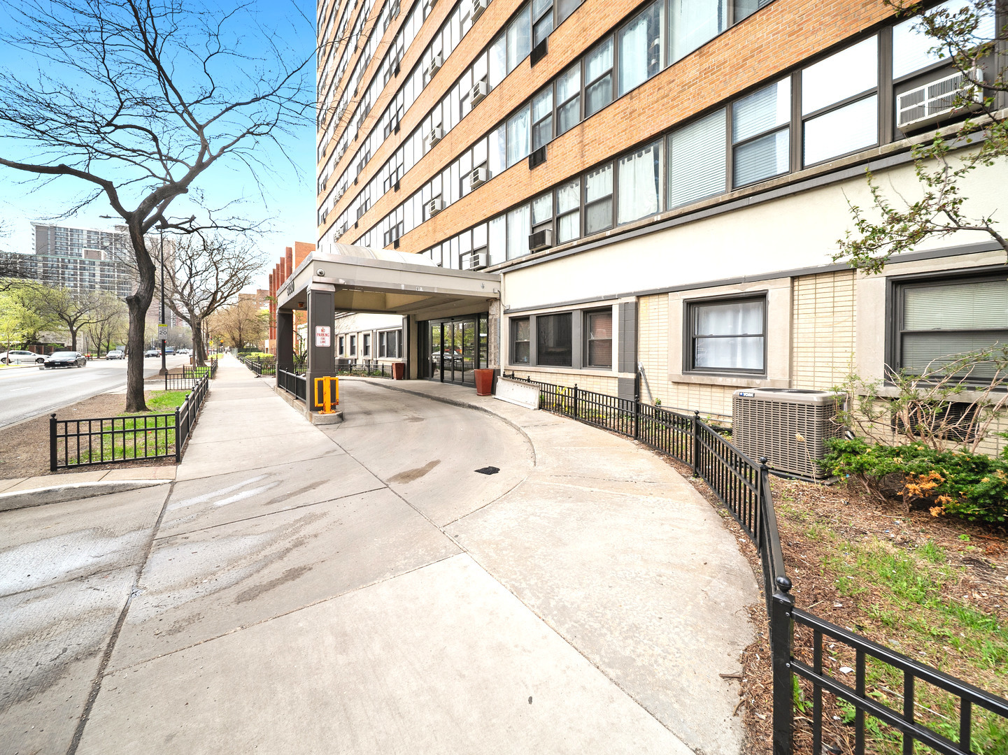 6030 North Sheridan Road, Unit 505 Chicago, IL 60660 - Photo 2 of 17