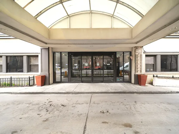 $159,900 | 6030 North Sheridan Road, Unit 505, Chicago, IL 60660