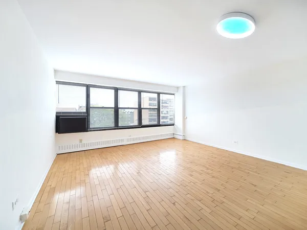 $159,900 | 6030 North Sheridan Road, Unit 505, Chicago, IL 60660