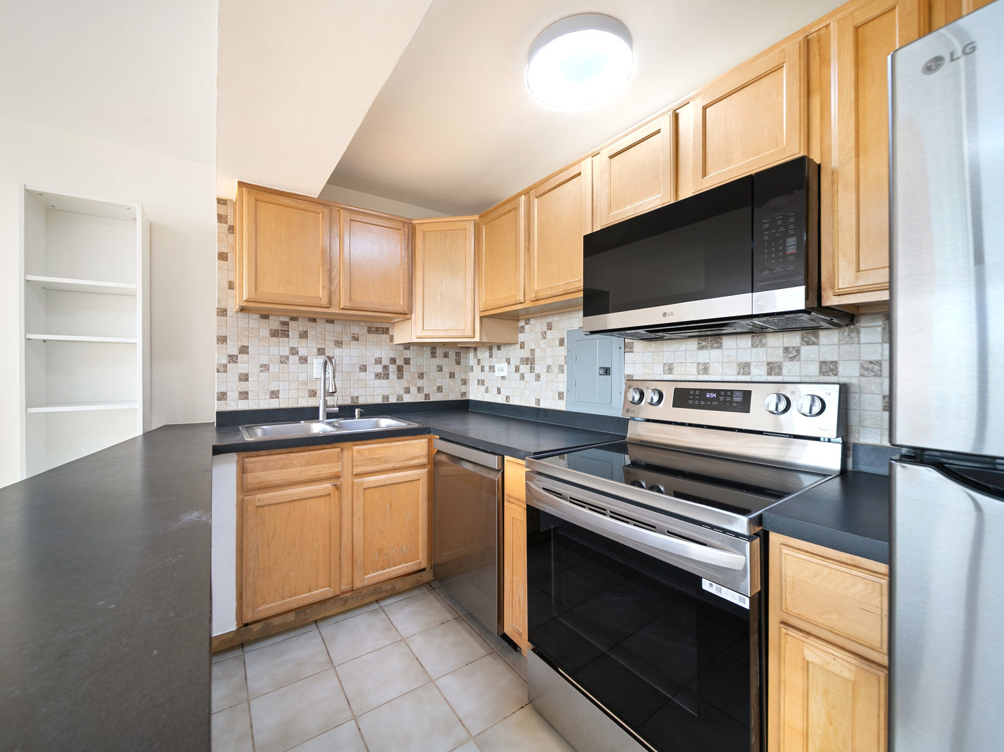 6030 North Sheridan Road, Unit 505 Chicago, IL 60660 - Photo 8 of 17