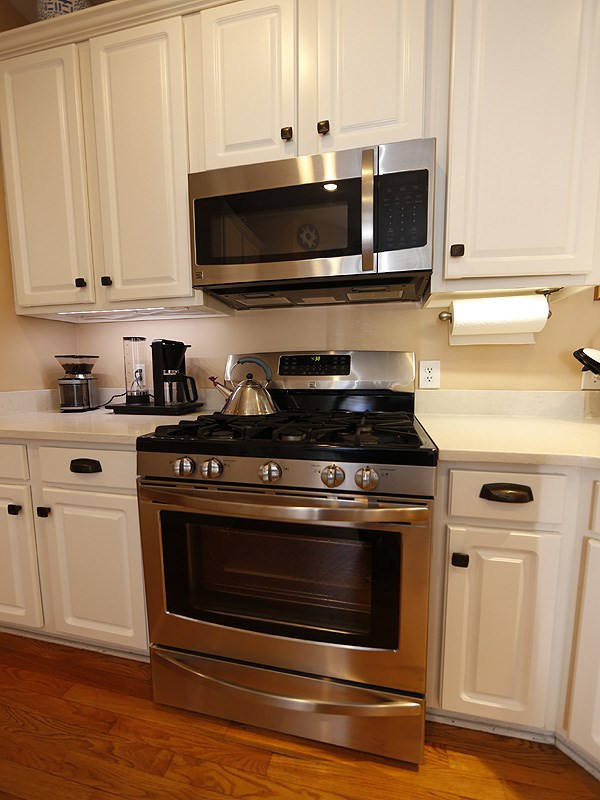 4228 Glen Erin Way Raleigh, NC 27613 - Photo 12 of 24 Gas Cooktop