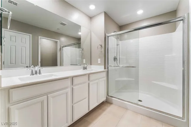 $2,250 | 25 Alamere Falls Drive, Las Vegas, NV 89138