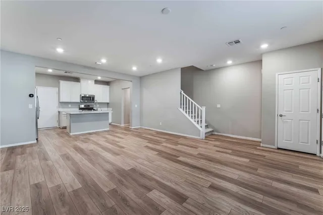 $2,250 | 25 Alamere Falls Drive, Las Vegas, NV 89138