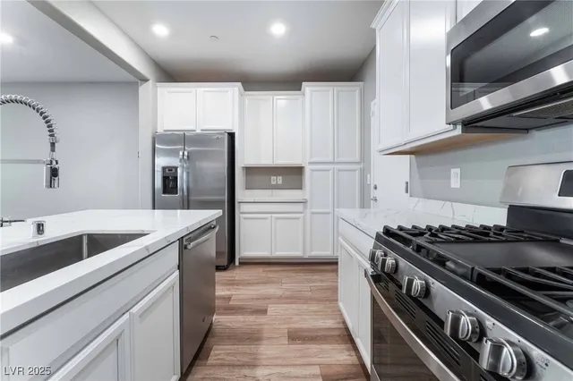 $2,250 | 25 Alamere Falls Drive, Las Vegas, NV 89138