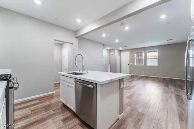 $2,250 | 25 Alamere Falls Drive, Las Vegas, NV 89138